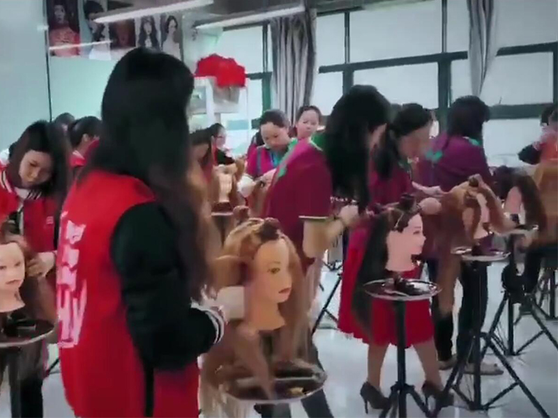 南寧哪家化妝學(xué)校好_麗竹化妝造型班課堂花絮