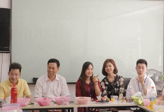 南寧美容學(xué)校：美容分享會(huì)，感謝總在別離時(shí)