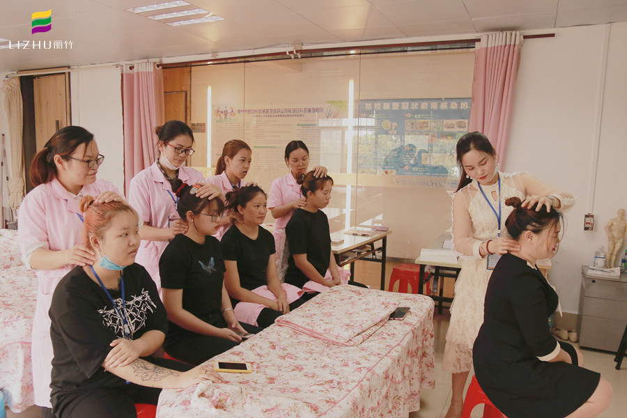 常見中醫(yī)推拿手法，廣西美容學校為你演示
