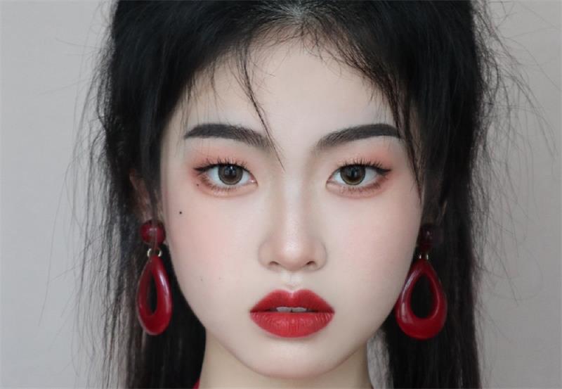 國風(fēng)少女眼妝怎么畫？快來南寧專業(yè)化妝學(xué)?？纯?>
								
								<span id=