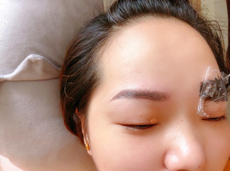 紋眉修復(fù)液怎么用？廣西正規(guī)紋繡學(xué)校教你
