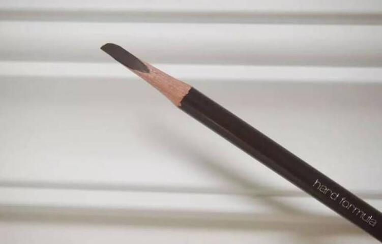 砍刀眉筆怎么快速上色？廣西學化妝的學校教你