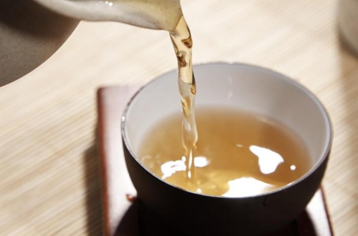 想喝茶養(yǎng)生？南寧美容學(xué)校提醒你4個注意事項