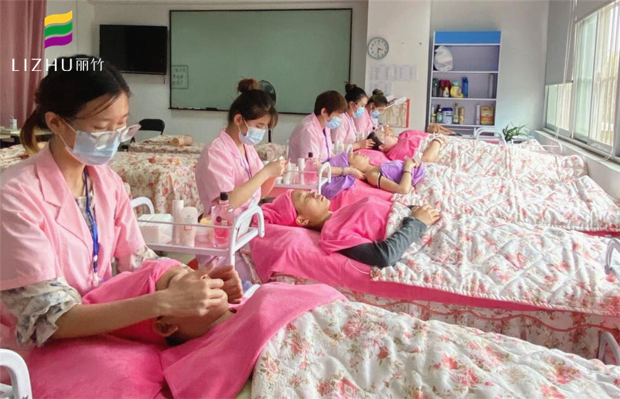 手法按摩操作方法，廣西美容護(hù)膚培訓(xùn)分享