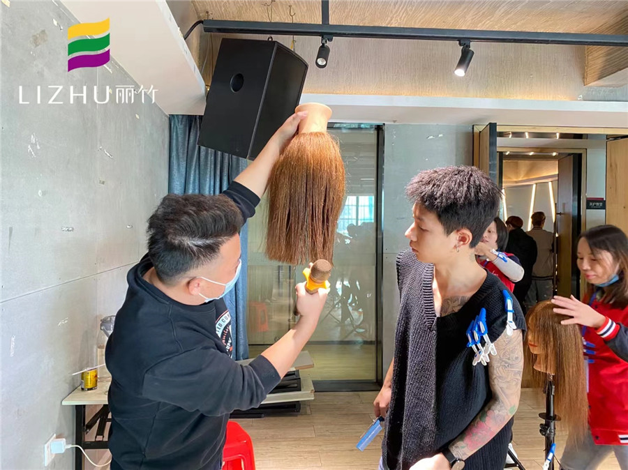 南寧美發(fā)學校考核：方形層次，圓形層次，三角堆積修剪