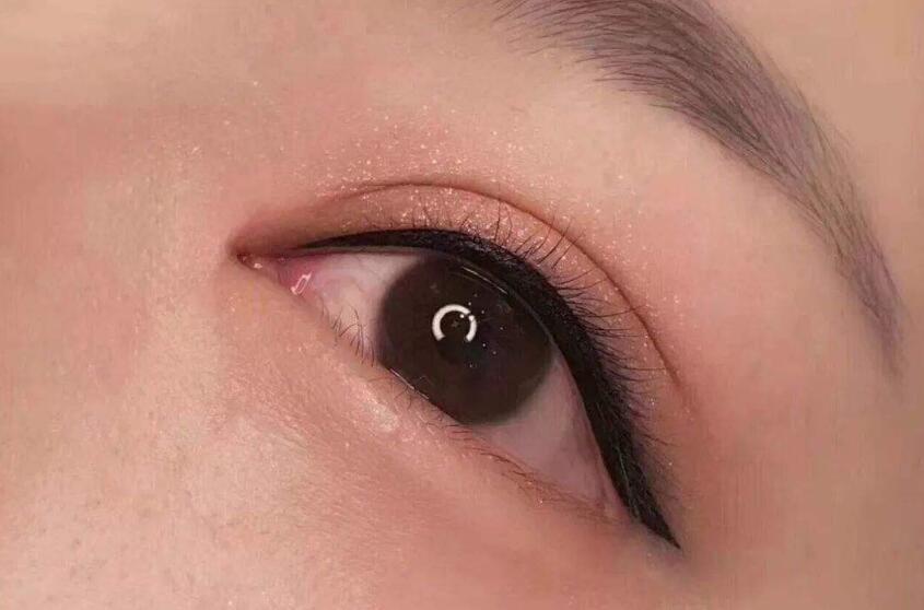 美瞳線多久會(huì)反色？廣西紋繡培訓(xùn)學(xué)校幫你分析