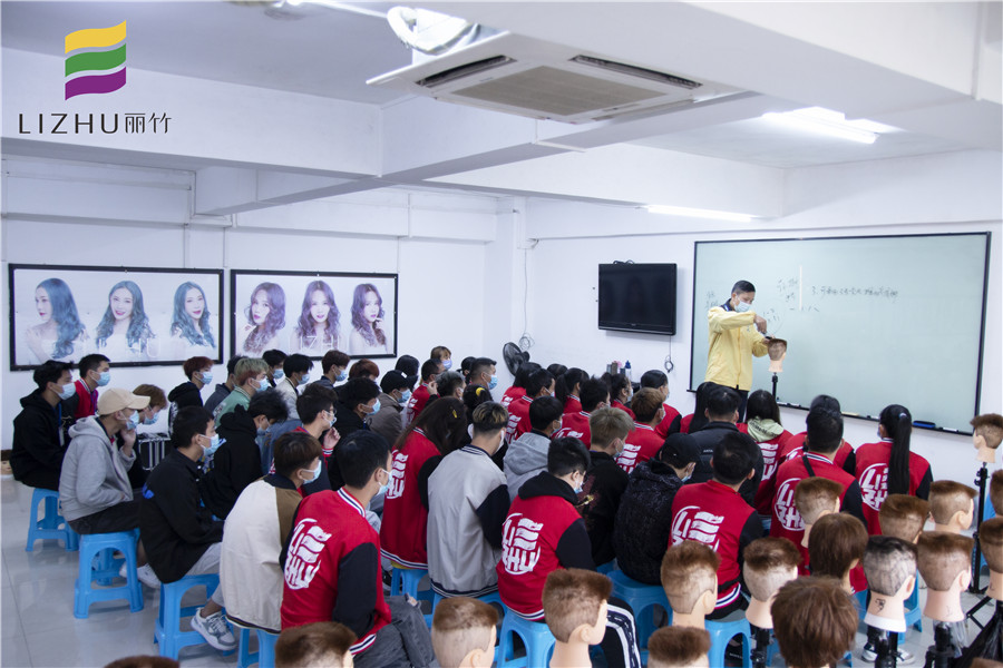 平頭修剪方法，廣西男發(fā)剪裁培訓(xùn)內(nèi)容
