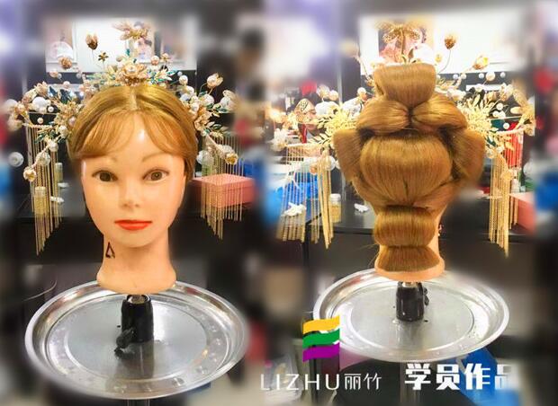 秀禾卷筒造型手法，廣西新娘化妝培訓(xùn)給你教程