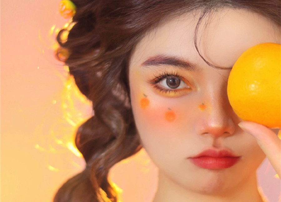 夏日元氣橘彩繪創(chuàng)意妝容，廣西化妝學校排行榜前三名分享