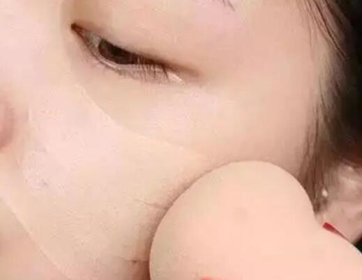 粉底液的正確存方法，南寧彩妝化妝培訓教你