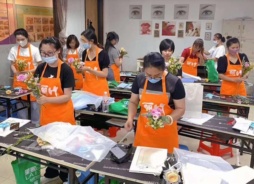 南寧花藝學(xué)校開班，浪漫席卷而來