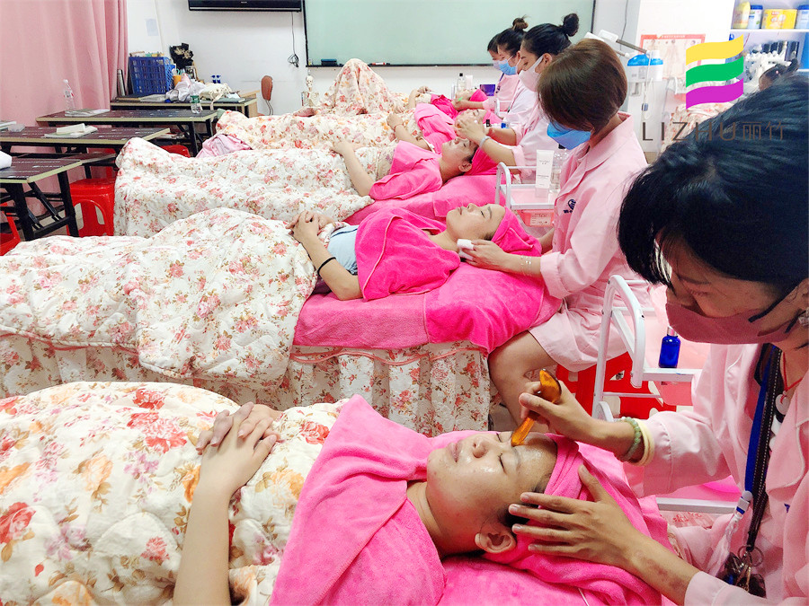 南寧學(xué)美容美體：你為什要進(jìn)行額頭撥筋？