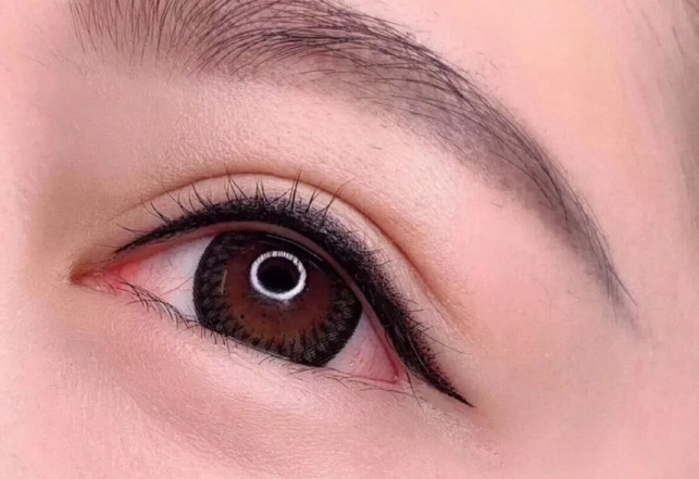 美瞳線暈色處理方法，南寧市紋繡學校幫找解決方案