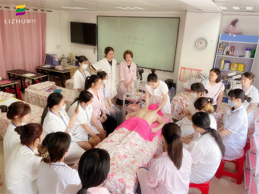 精油開背和拔火罐的好處，身體養(yǎng)生培訓(xùn)課程
