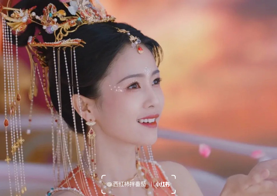 白鹿國風(fēng)眼妝教程，南寧培訓(xùn)美妝