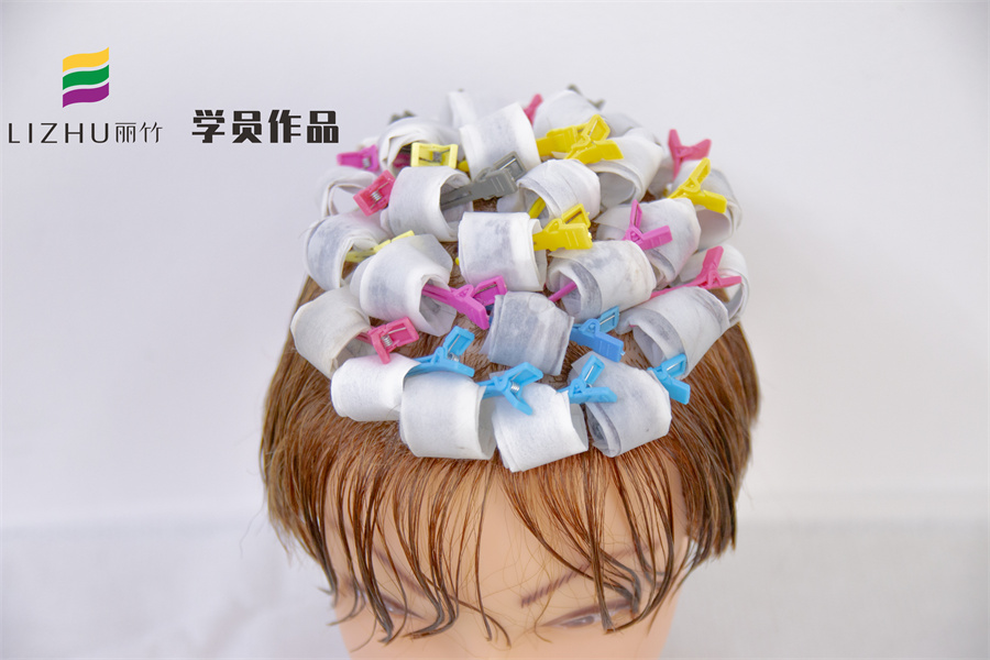 廣西燙發(fā)造型學校作品：錫紙燙、定位燙，包租婆卷筒造型