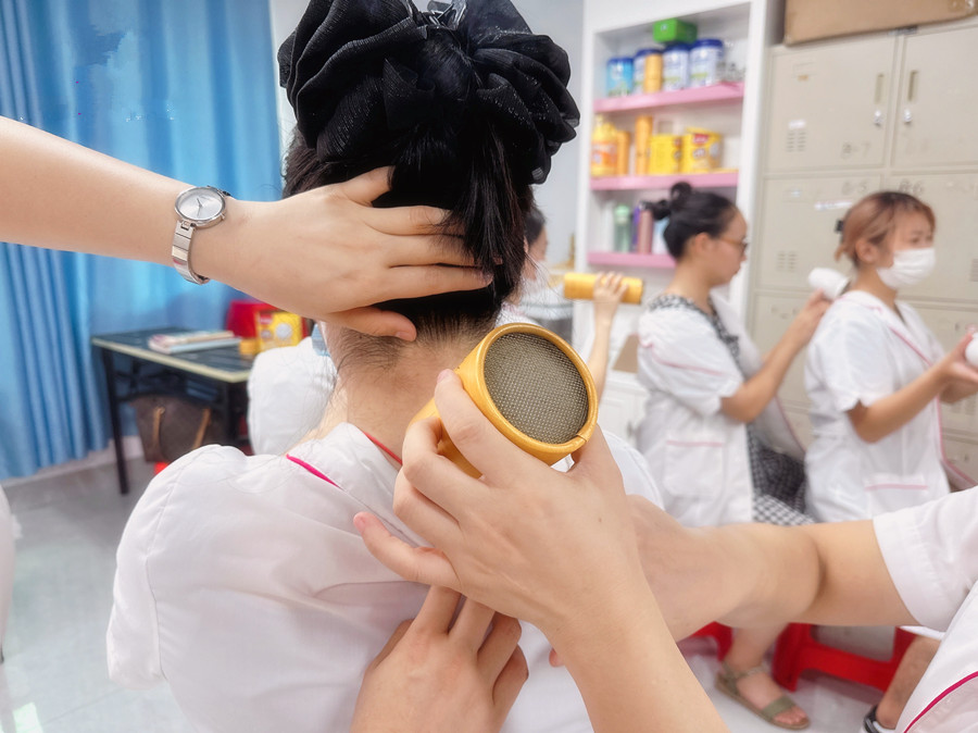 三伏天艾灸的功效，零基礎美容培訓