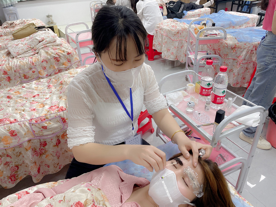 南寧學(xué)紋眉：紋眉結(jié)痂速度慢怎么辦？