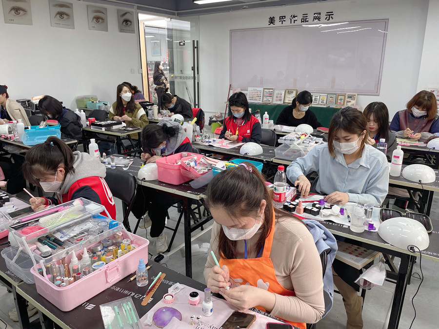 廣西美甲師：美甲磁鐵丟了怎么辦？