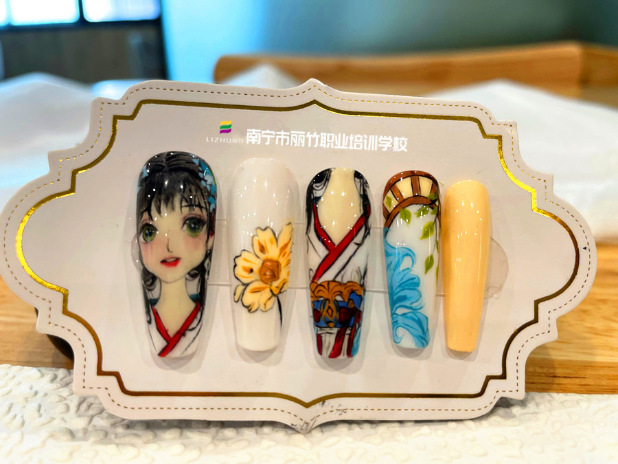 古風人物彩繪美甲，廣西美甲培訓作品