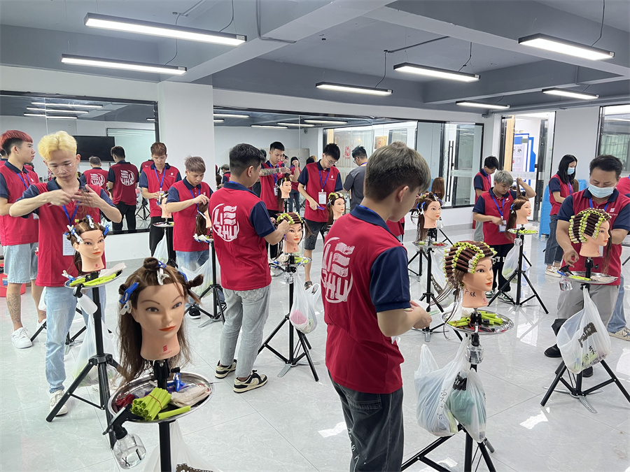 學美發(fā)？南寧美發(fā)學校排名推薦你到麗竹學校