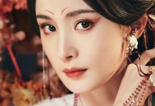 《狐妖小紅娘》眼妝教程，廣西化妝時(shí)尚培訓(xùn)