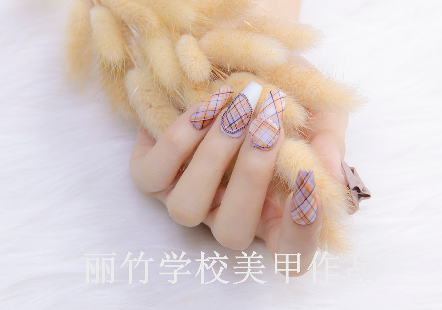 適合新手的美甲款式，廣西美甲款式進修培訓(xùn)分享