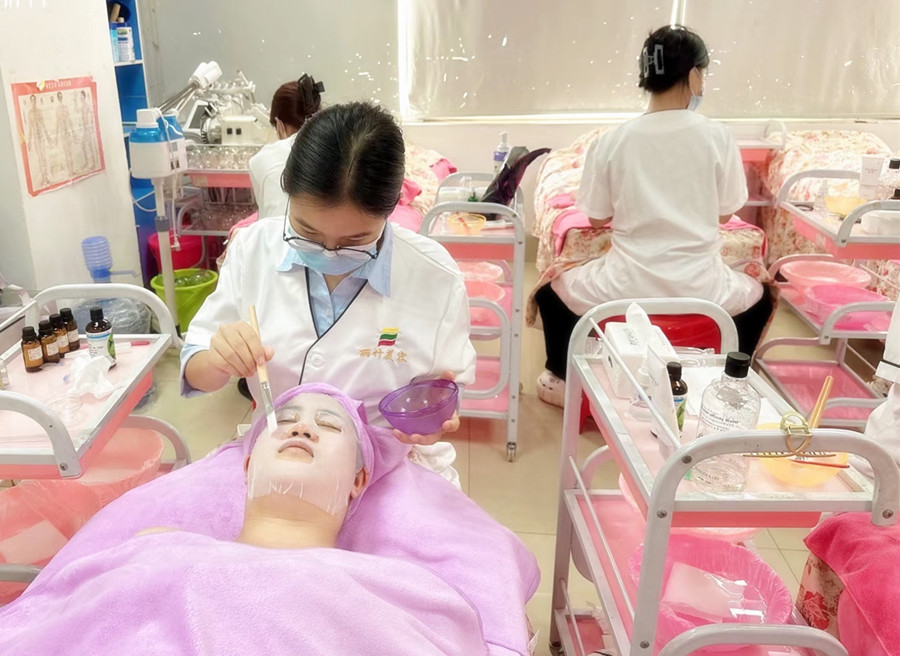 冬季護膚的誤區(qū)，南寧學(xué)美容面部管理