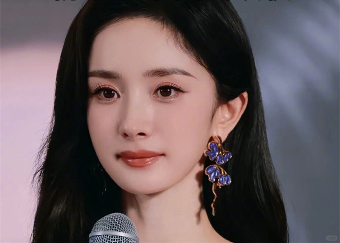 楊冪溫柔仙氣眼部妝容，南寧明星化妝學(xué)校分享