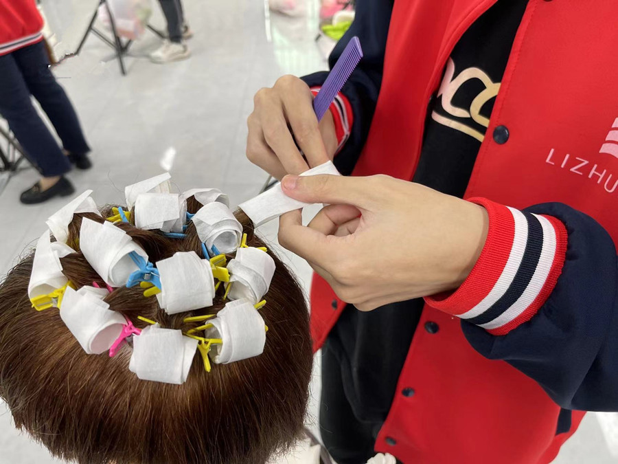 發(fā)根定位燙怎么操作？廣西燙染培訓(xùn)