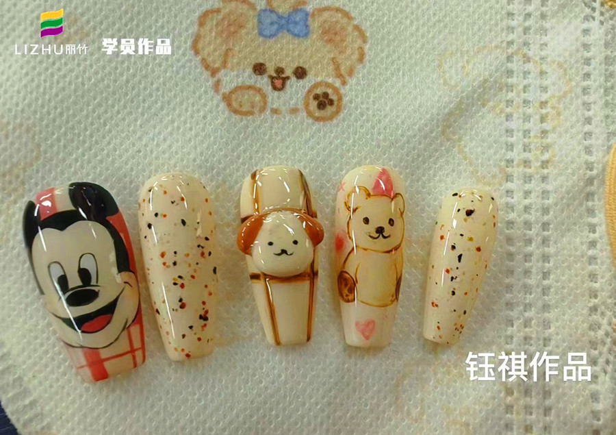 卡通立體浮雕&手工蝴蝶結(jié)美甲，南寧美甲造型進(jìn)修作品
