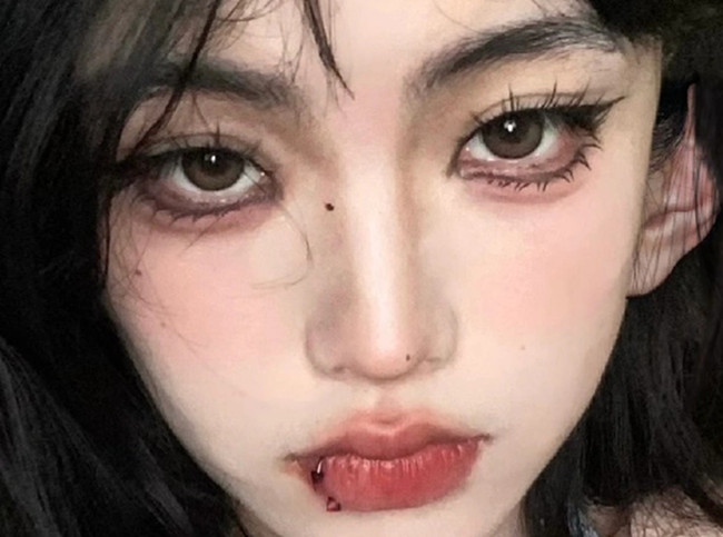超A的亞裔混血辣妹眼妝教程，廣西網(wǎng)紅造型培訓(xùn)