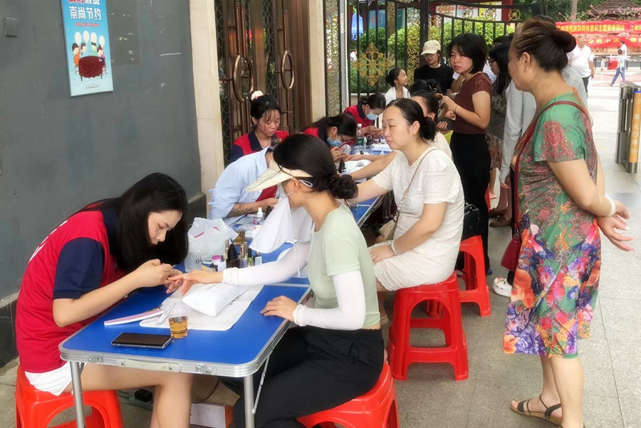 南寧美甲培訓(xùn)社會(huì)報(bào)告，告訴你南寧學(xué)美甲哪里有實(shí)力？