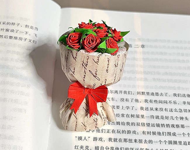 玫瑰花束折紙教程，廣西花藝培訓(xùn)學(xué)校推薦
