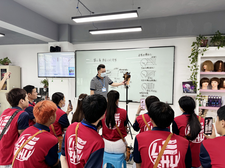 廣西南寧學(xué)美發(fā)？廣西美發(fā)學(xué)校怎么招生？