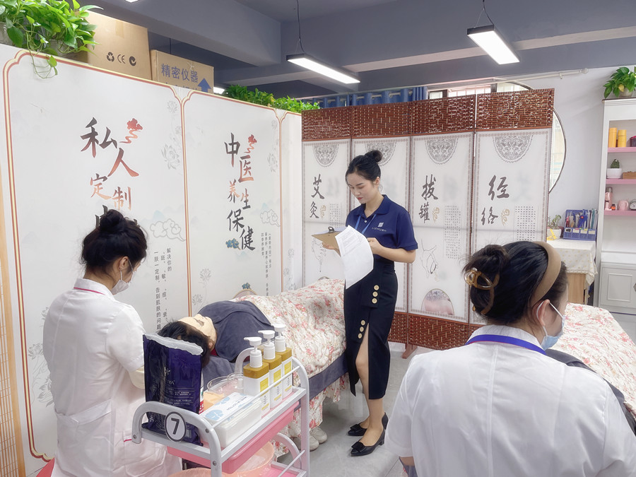 護(hù)膚品不吸收的表現(xiàn)，南寧美容護(hù)膚教學(xué)