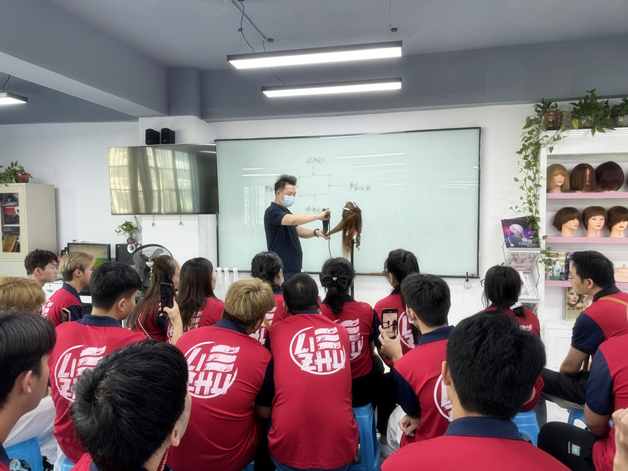 如何正確吹發(fā)護發(fā)，南寧美發(fā)養(yǎng)發(fā)技巧