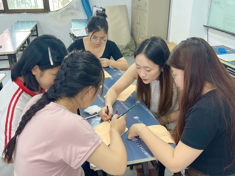 仿皮紋眉設(shè)計(jì)練習(xí) ，告訴你廣西紋繡學(xué)習(xí)哪里專業(yè)
