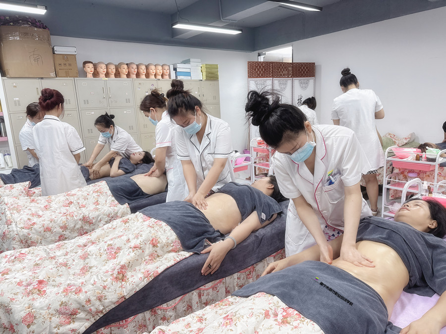 揉腹部有什么用？南寧健康管理培訓(xùn)
