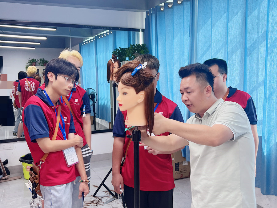 南寧市學(xué)美發(fā)，南寧美發(fā)哪里專業(yè)
