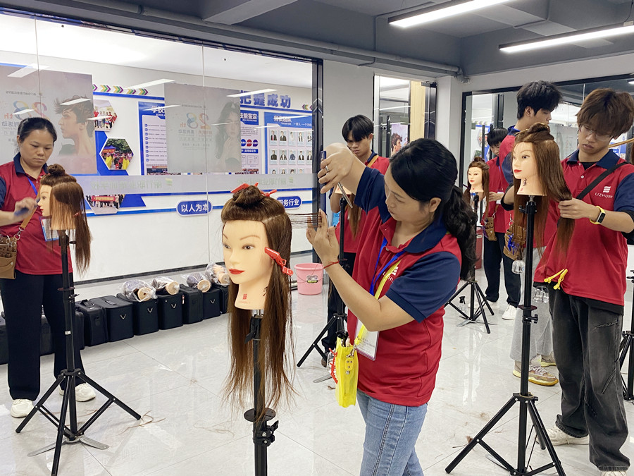 想在廣西學女士剪發(fā)，廣西美發(fā)怎么招生