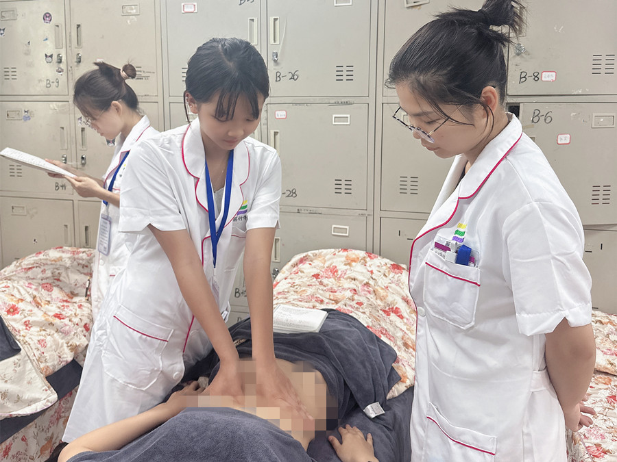新手揉按腹部如何發(fā)力？廣西美容美體教程